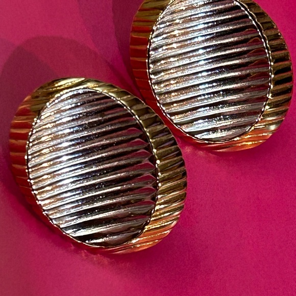VINTAGE earnings